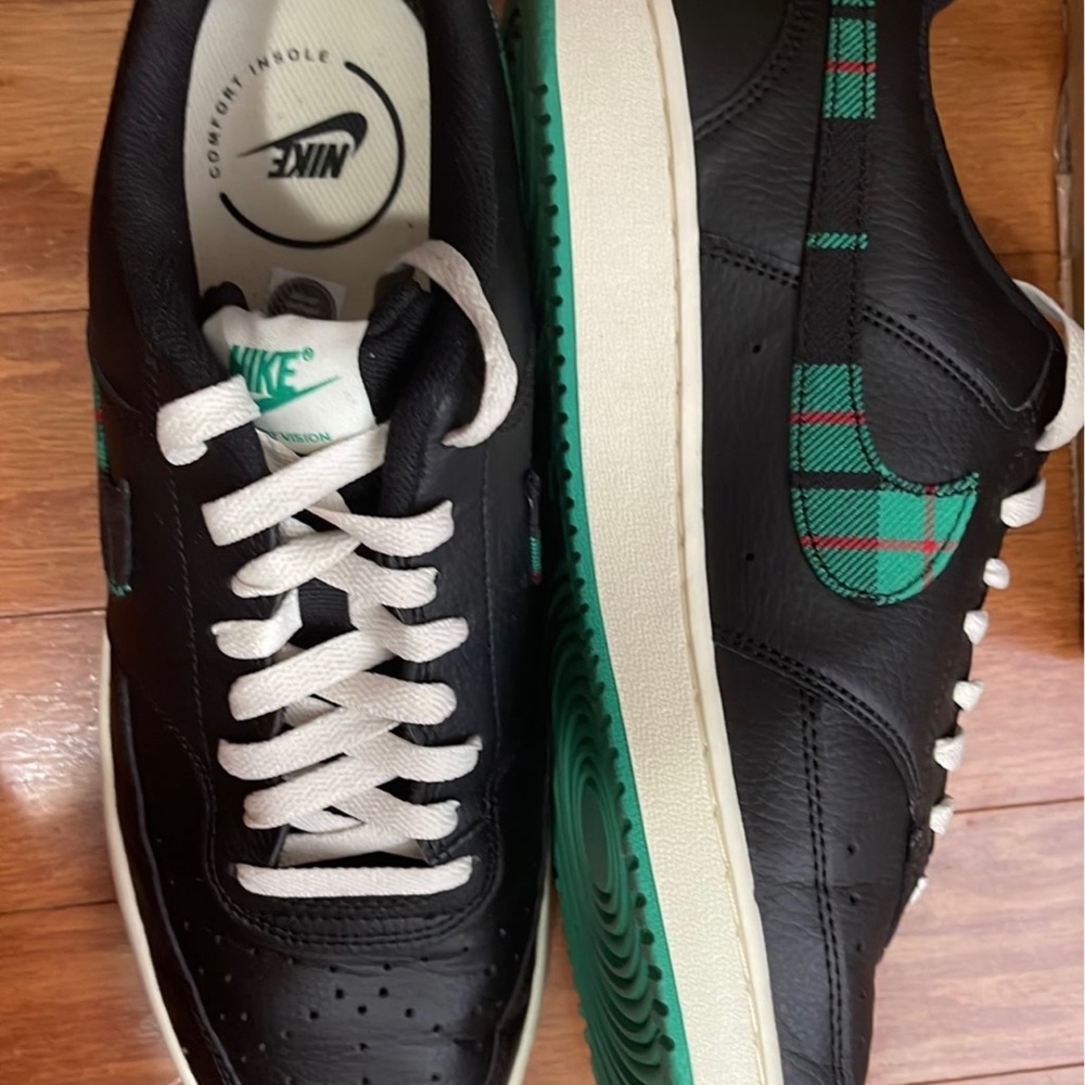 Nike plaid - Picture 2 of 2